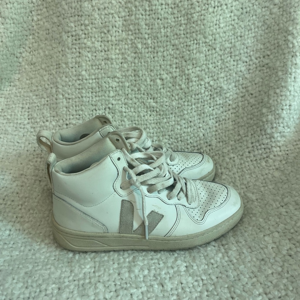 Veja V-15 High top Sneaker